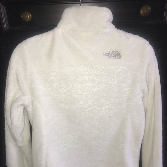 White fuzzy/fluffy Northface women’s jacket - Picture 2 of 8